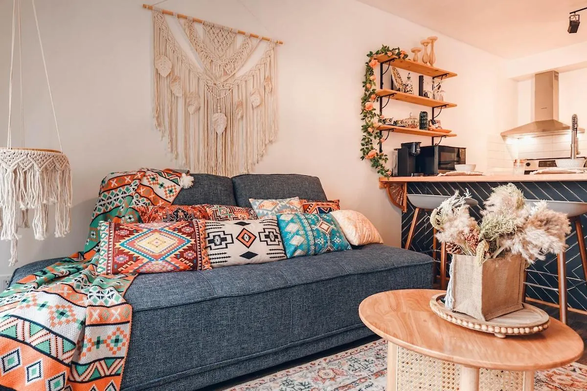 Luxury Boho-Inspired Apt In Montréal 0*,  Canada