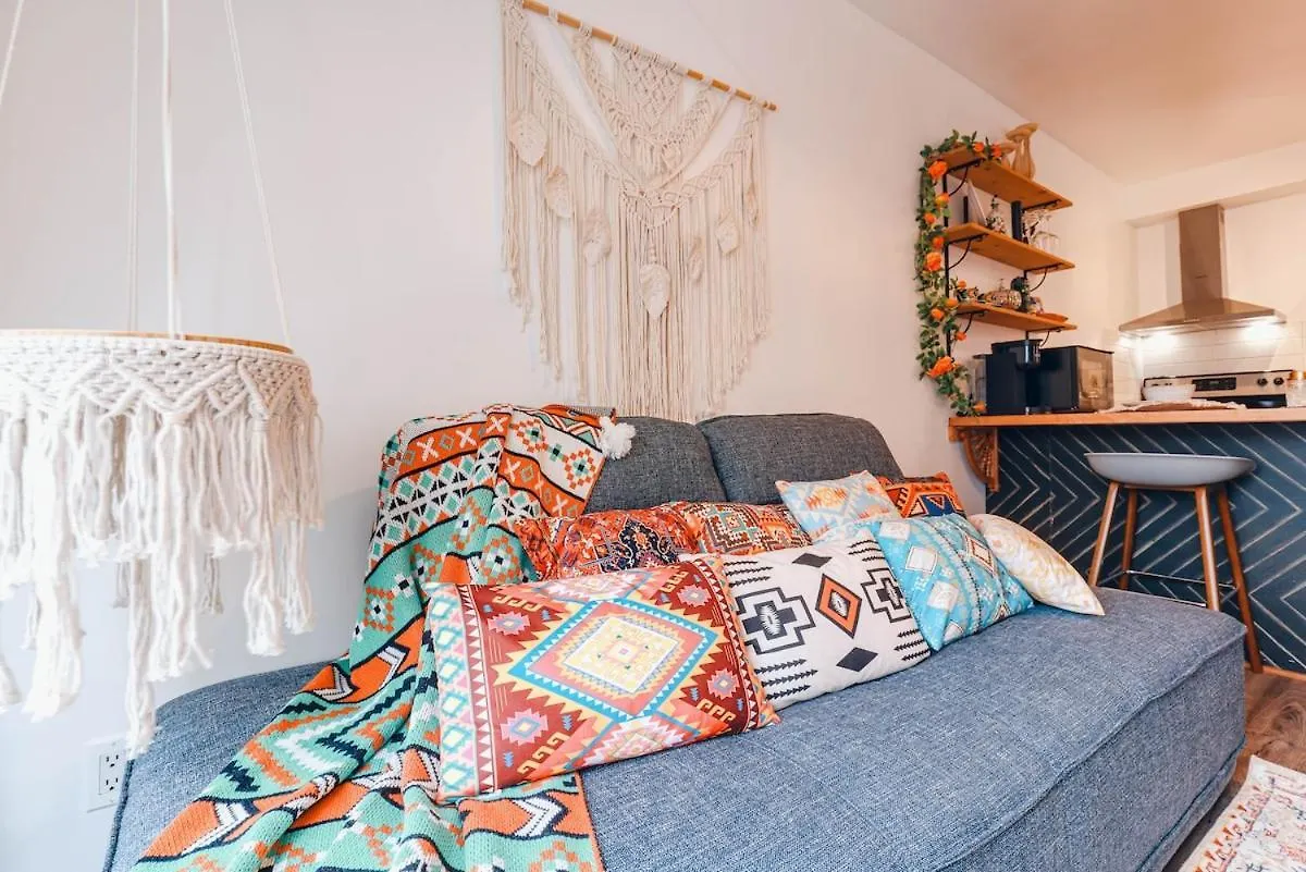 Luxury Boho-Inspired Apt In Montréal Lejlighed