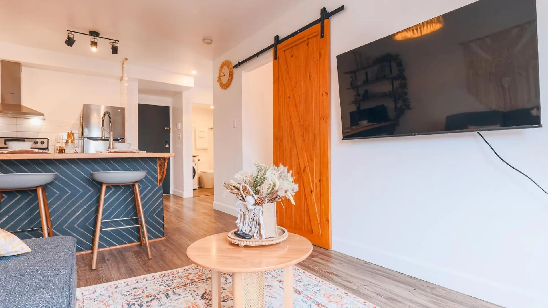Luxury Boho-Inspired Apt In Montréal Canada