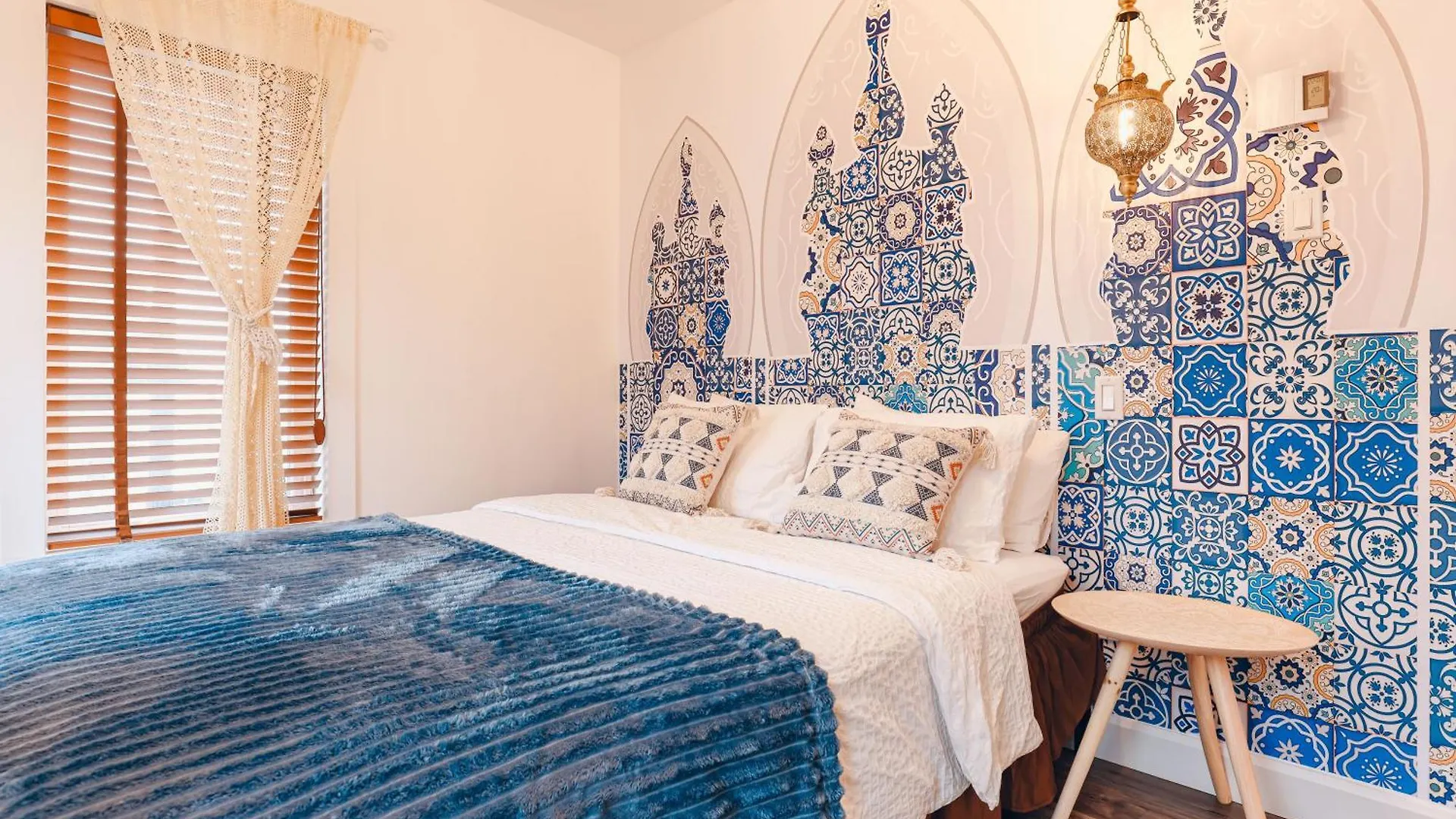 Luxury Boho-Inspired Apt In مونتريال